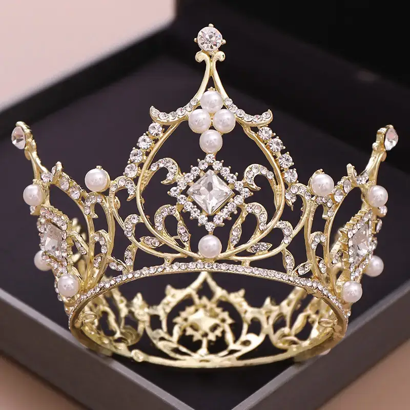 Baroque Bridal Crown with Square Diamond & Pearl Accents — feature 2