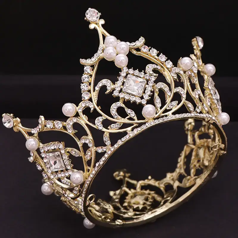 Baroque Bridal Crown with Square Diamond & Pearl Accents — feature 3