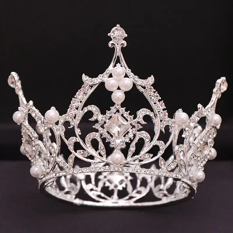 Baroque Bridal Crown with Square Diamond & Pearl Accents — feature 8