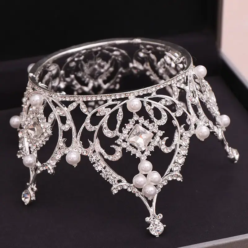 Baroque Bridal Crown with Square Diamond & Pearl Accents — feature 9