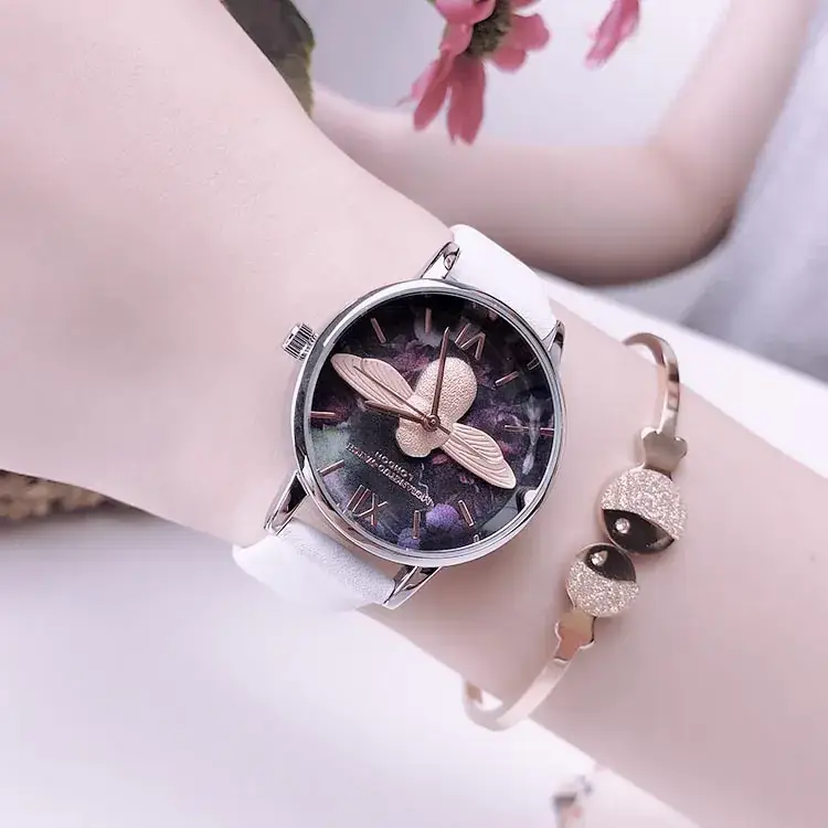 Women's Bee Design Quartz Watch Pink Strap