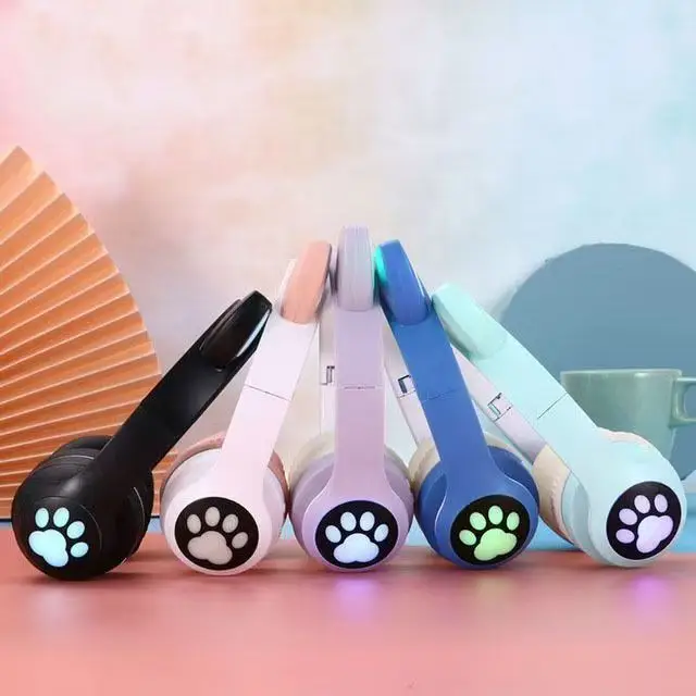 Luminous Cat Ears Bluetooth Headset with Paw Print Design — feature 9