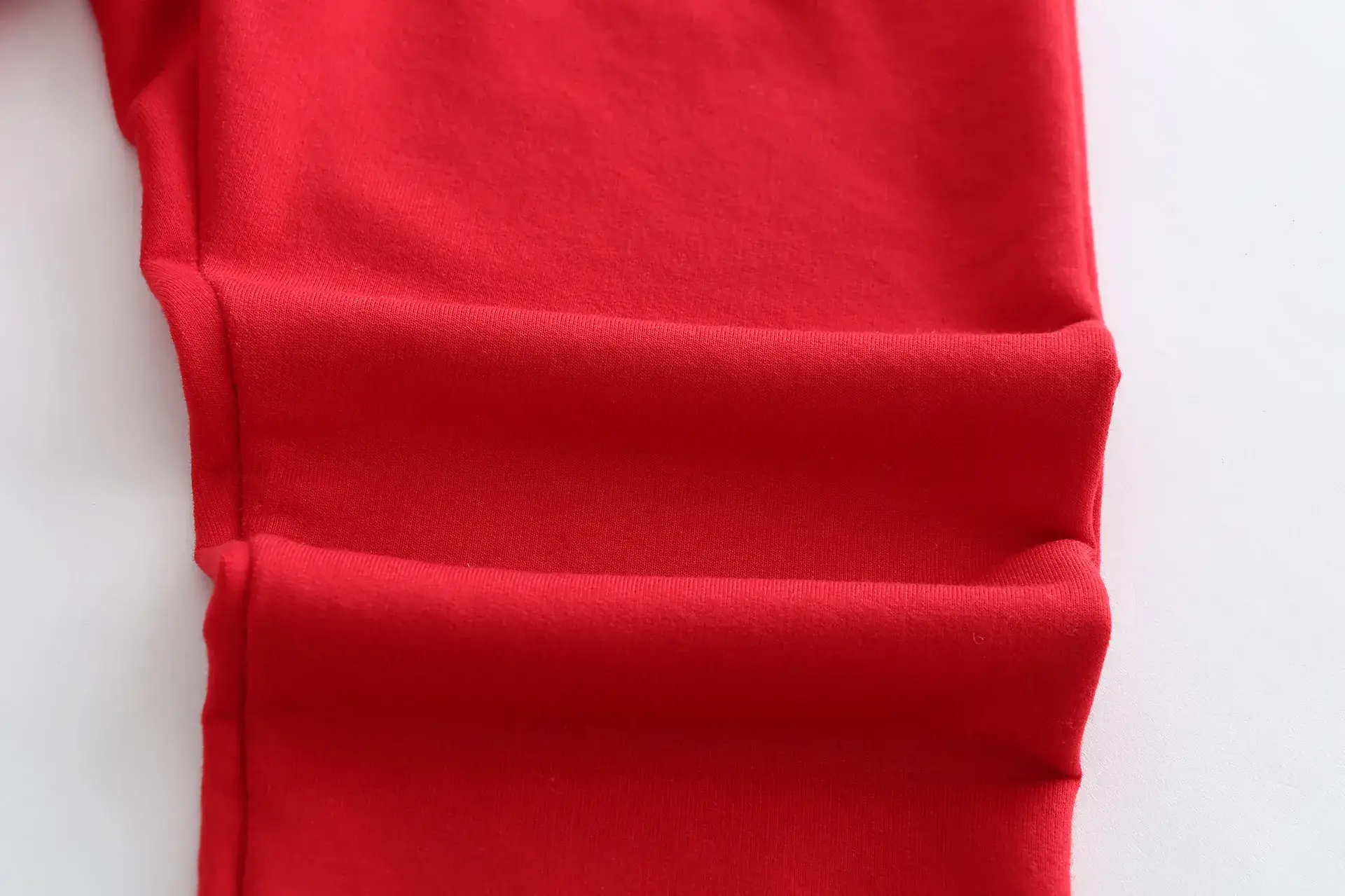 Red Long-Sleeved Boys' Top Medium Large — feature 13