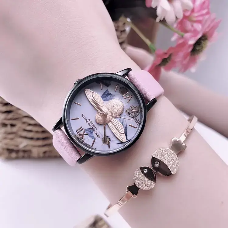 Women's Bee Design Quartz Watch Black Shell White Surface - Image 6