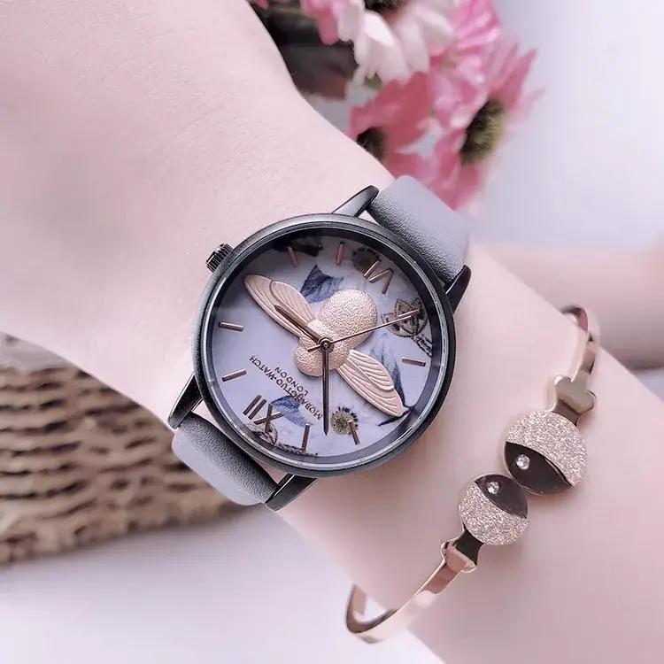 Women's Bee Design Quartz Watch Black Shell White Surface - Image 8
