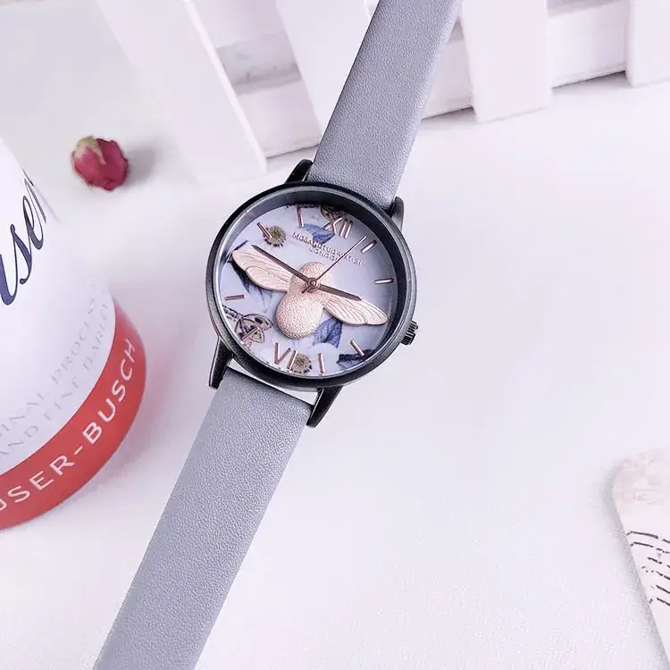 Women's Bee Design Quartz Watch Black Shell White Surface - Image 4