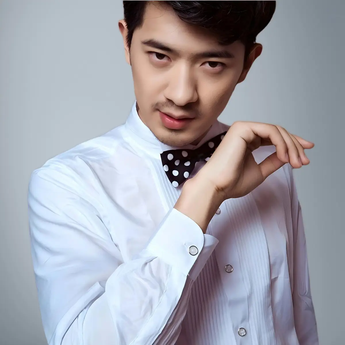 Men's White Long Sleeve Chorus Costume Shirt with Bowtie — feature 9