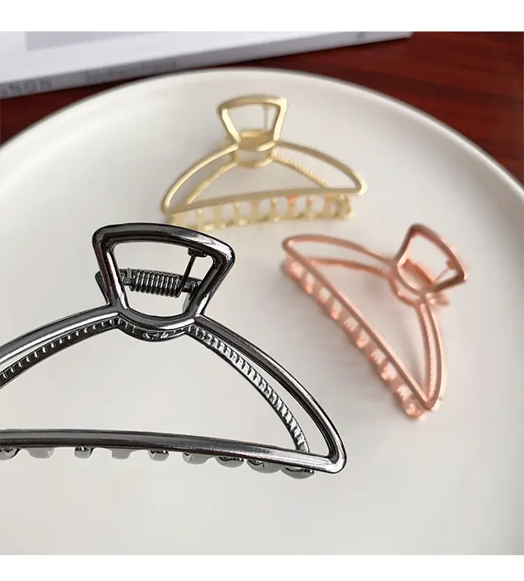 Gold Metal Hairpin Clip Medium Size Geometric Semicircle — feature 13