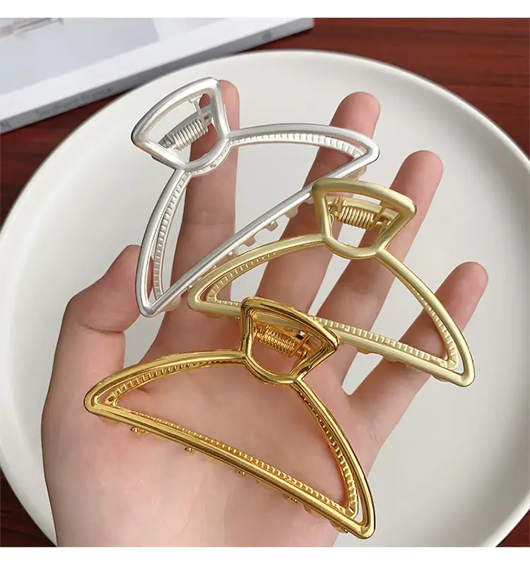 Gold Metal Hairpin Clip Medium Size Geometric Semicircle — feature 8