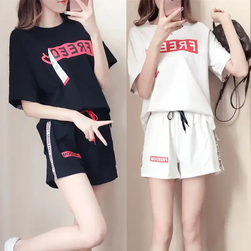 Women 2-Piece White Casual Shorts Set with Red Print