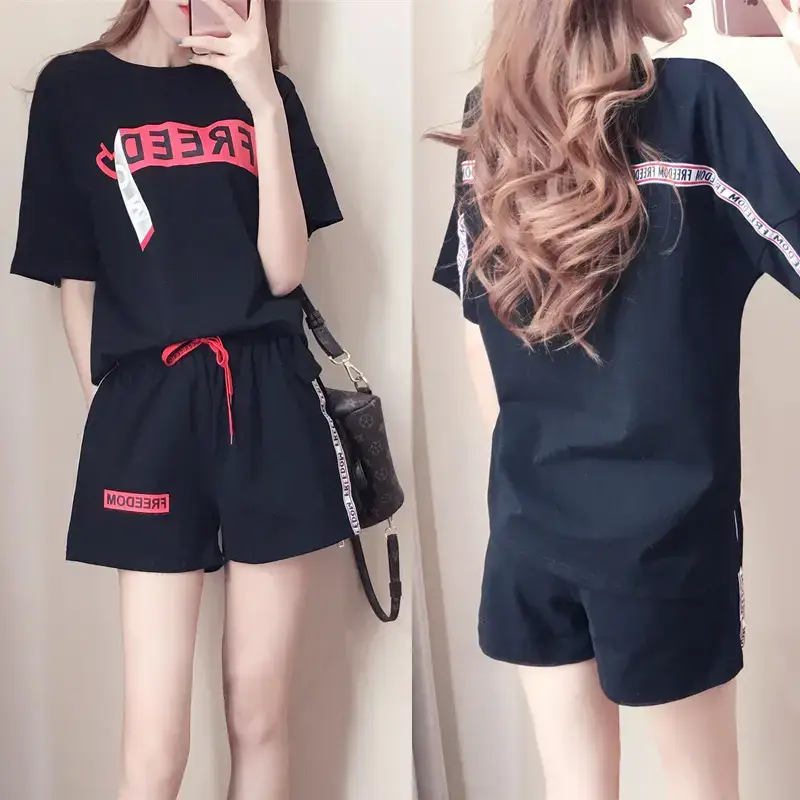 Women 2-Piece White Casual Shorts Set with Red Print
