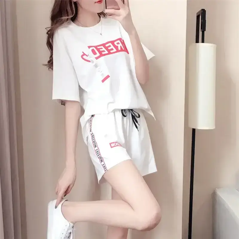 Women 2-Piece White Casual Shorts Set with Red Print