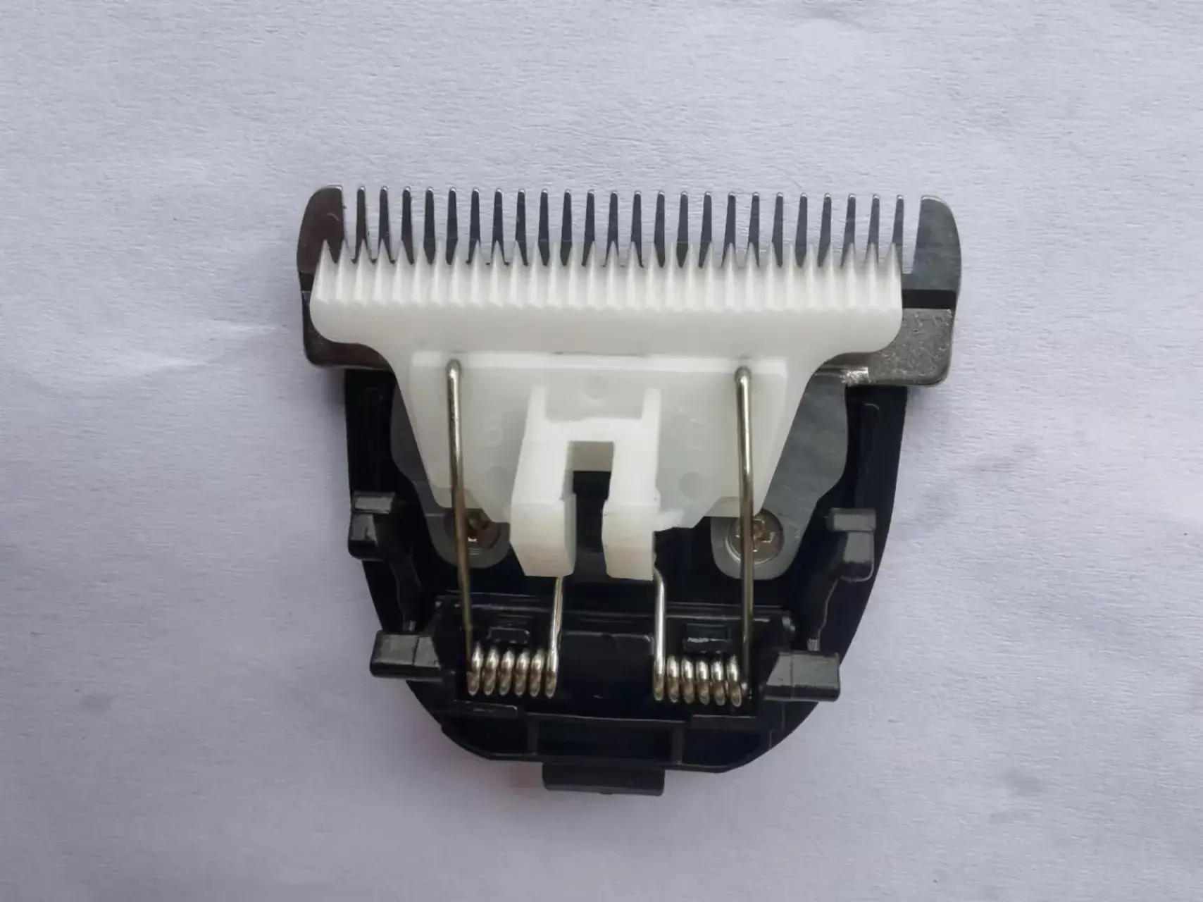 Electric Hair Clipper with Ceramic Cutter Head - Image 5