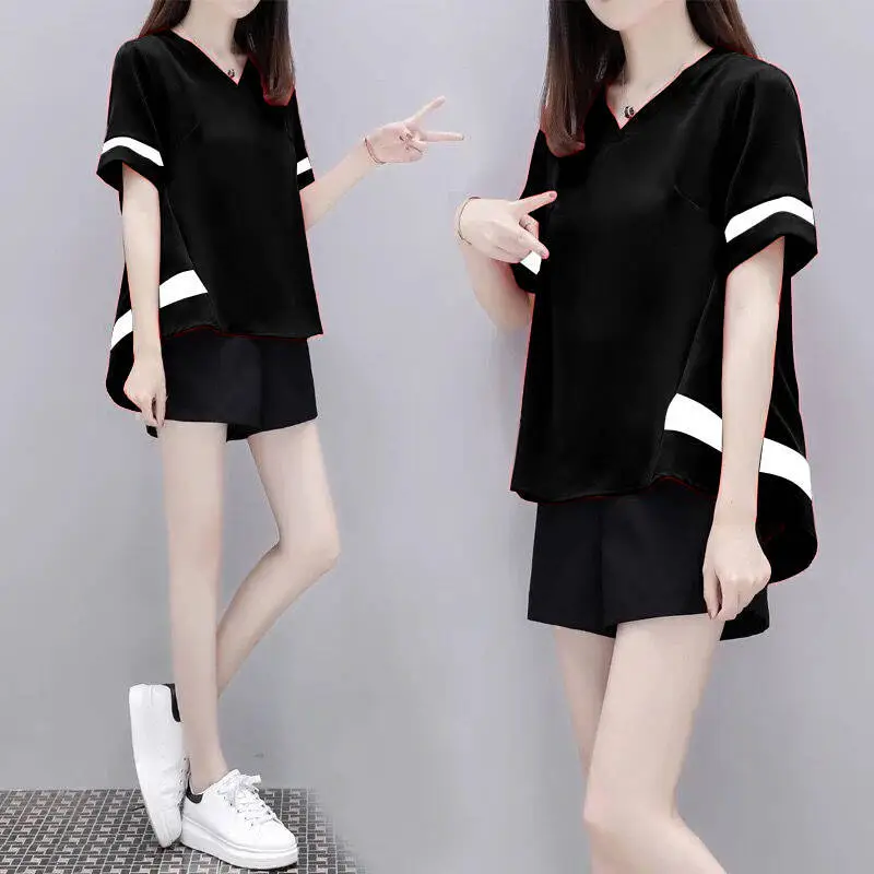 Red Black Korean Style Shorts Set for Women - Image 3