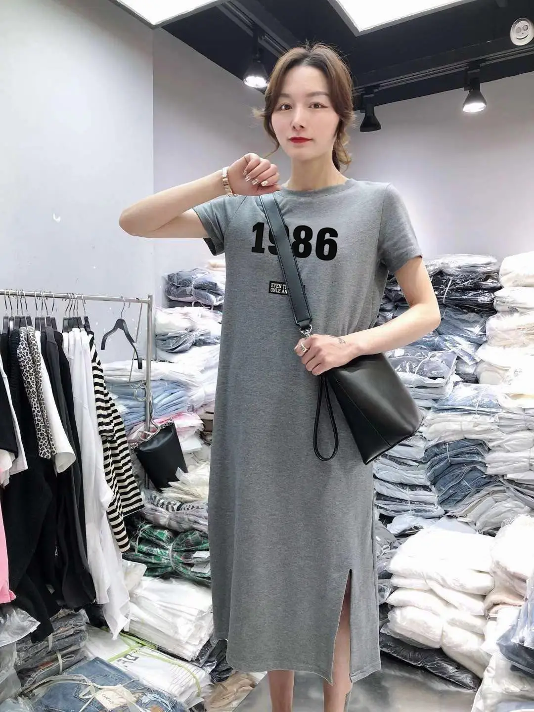 Women 1986 Printed Black Slit Skirt Mid Length — feature 3