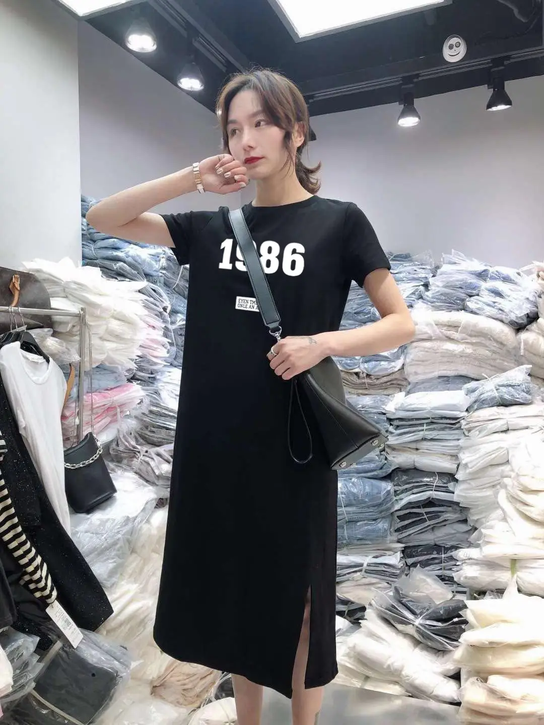 Women 1986 Printed Black Slit Skirt Mid Length — feature 5