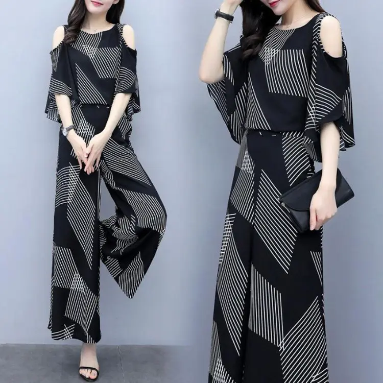 Women's Black Geometric Off-Shoulder Striped 2-Piece Set