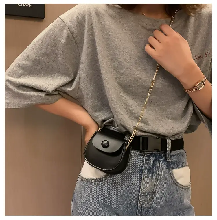 White Shoulder Crossbody Bag with Chain Strap — feature 11