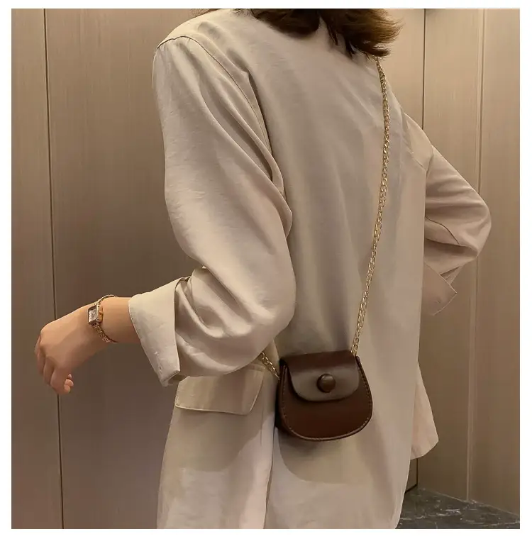 White Shoulder Crossbody Bag with Chain Strap — feature 22