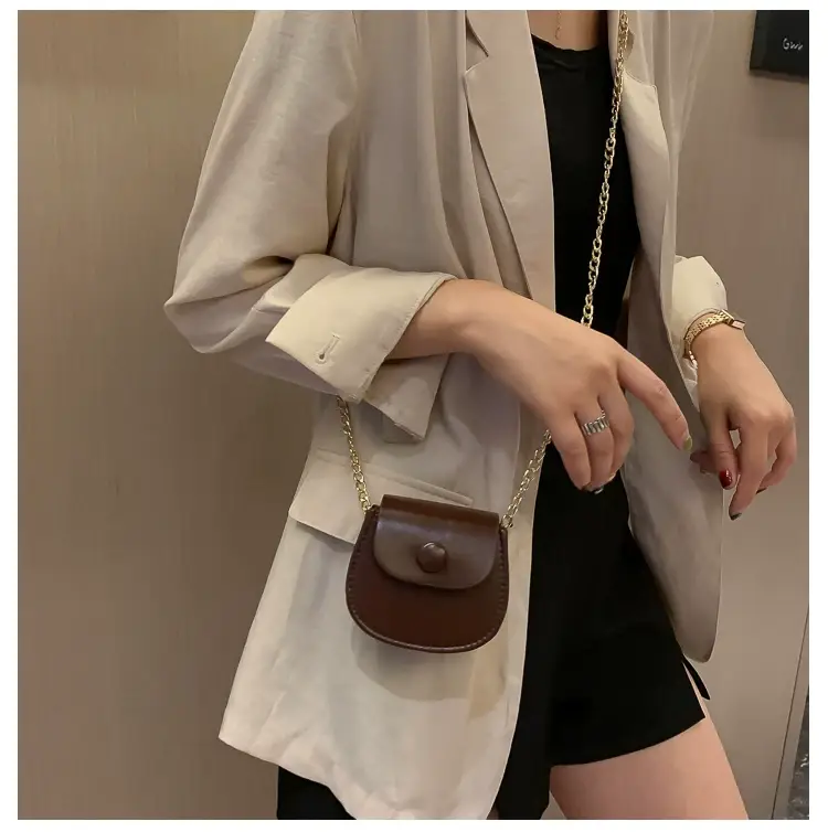 White Shoulder Crossbody Bag with Chain Strap — feature 23