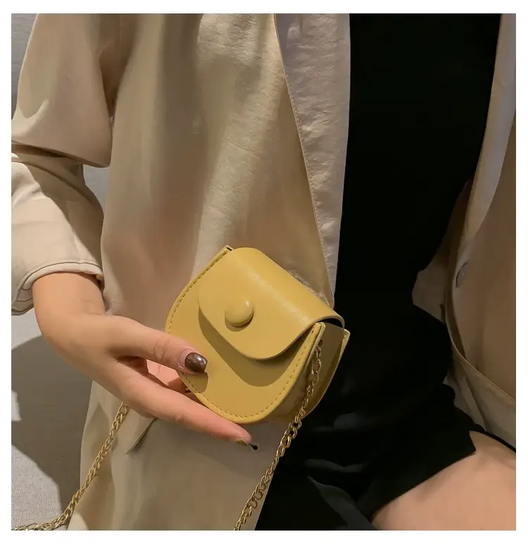 White Shoulder Crossbody Bag with Chain Strap — feature 27
