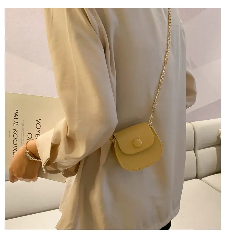 White Shoulder Crossbody Bag with Chain Strap — feature 28