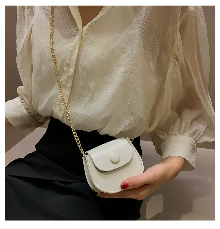 White Shoulder Crossbody Bag with Chain Strap — feature 32