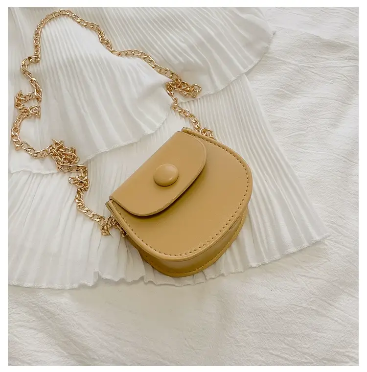 White Shoulder Crossbody Bag with Chain Strap — feature 45