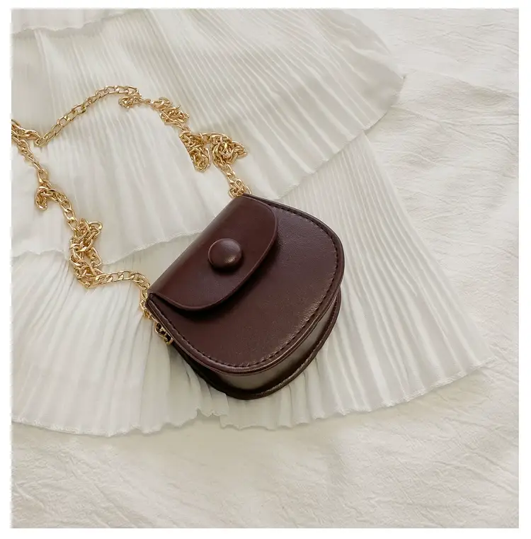 White Shoulder Crossbody Bag with Chain Strap — feature 46