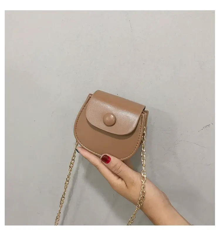 White Shoulder Crossbody Bag with Chain Strap — feature 49