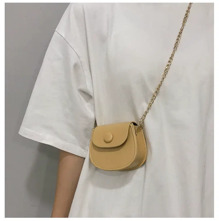 White Shoulder Crossbody Bag with Chain Strap — feature 57