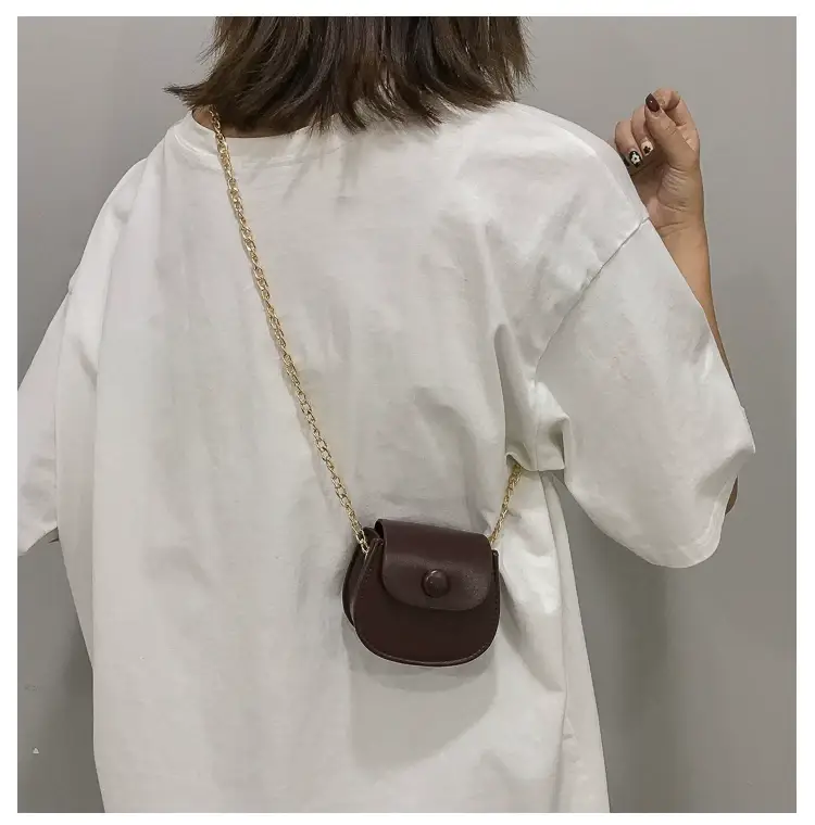 White Shoulder Crossbody Bag with Chain Strap — feature 60