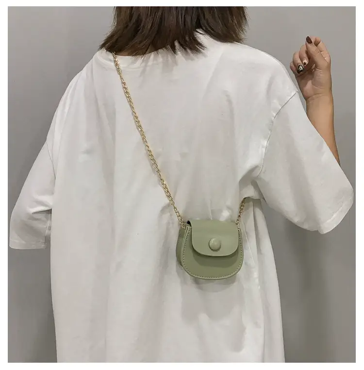 White Shoulder Crossbody Bag with Chain Strap — feature 62