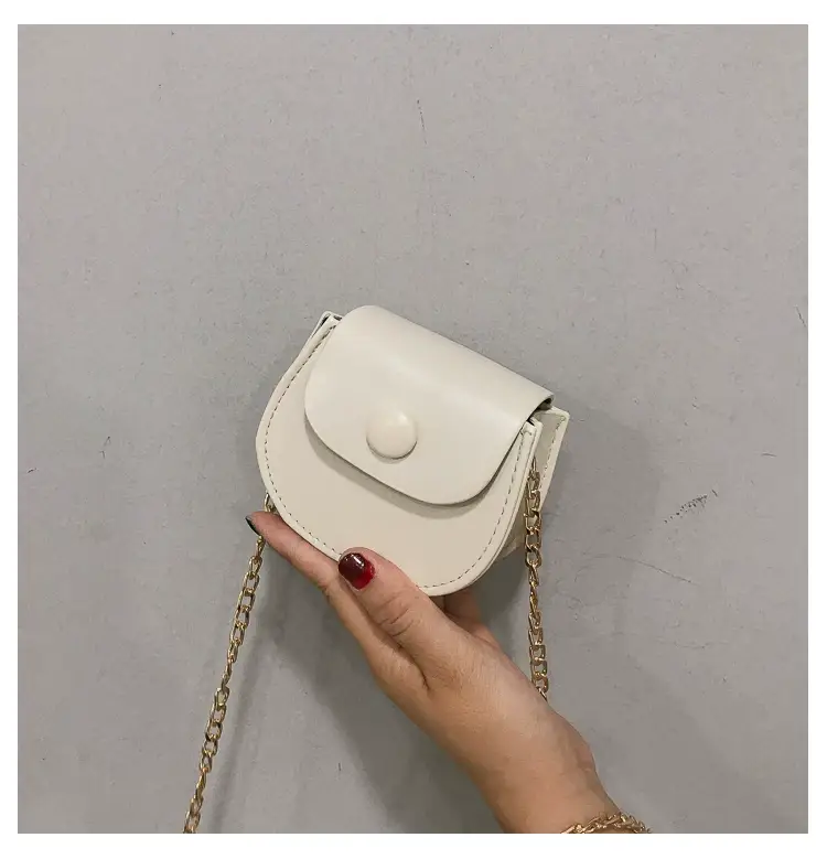 White Shoulder Crossbody Bag with Chain Strap — feature 64