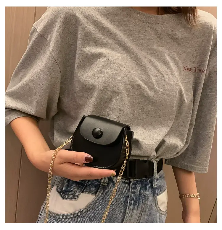 White Shoulder Crossbody Bag with Chain Strap — feature 9