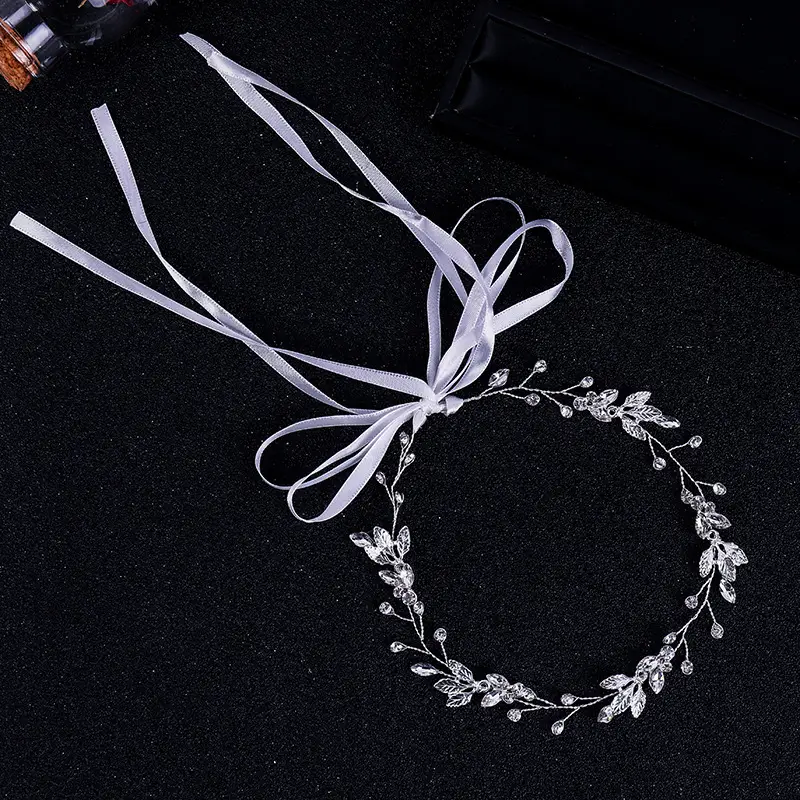 Tuan Ming Xin Niang Gold Leaf Rhinestone Hair Band for Bridal Wear - Image 2