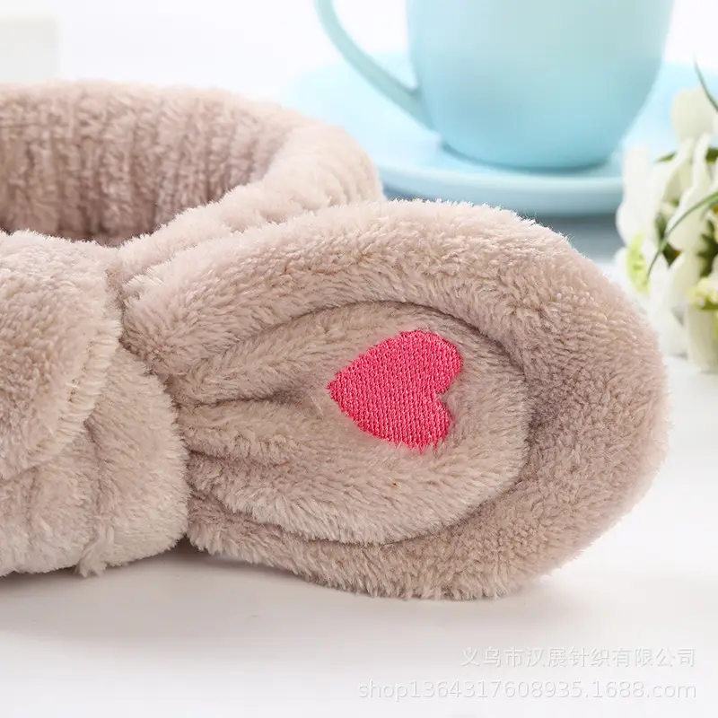 Love Bow Plush Hair Band with Heart Design — feature 4
