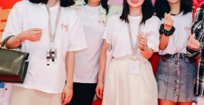 阿里巴巴年会衣服