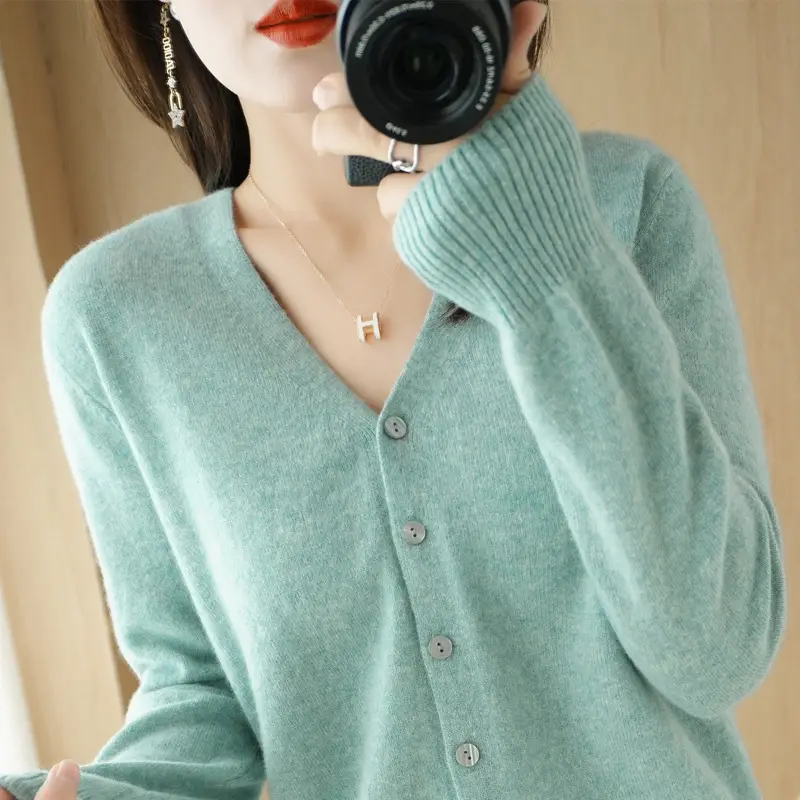 Black V-Neck Knitted Cardigan Women's Loose Base Layer - Image 16