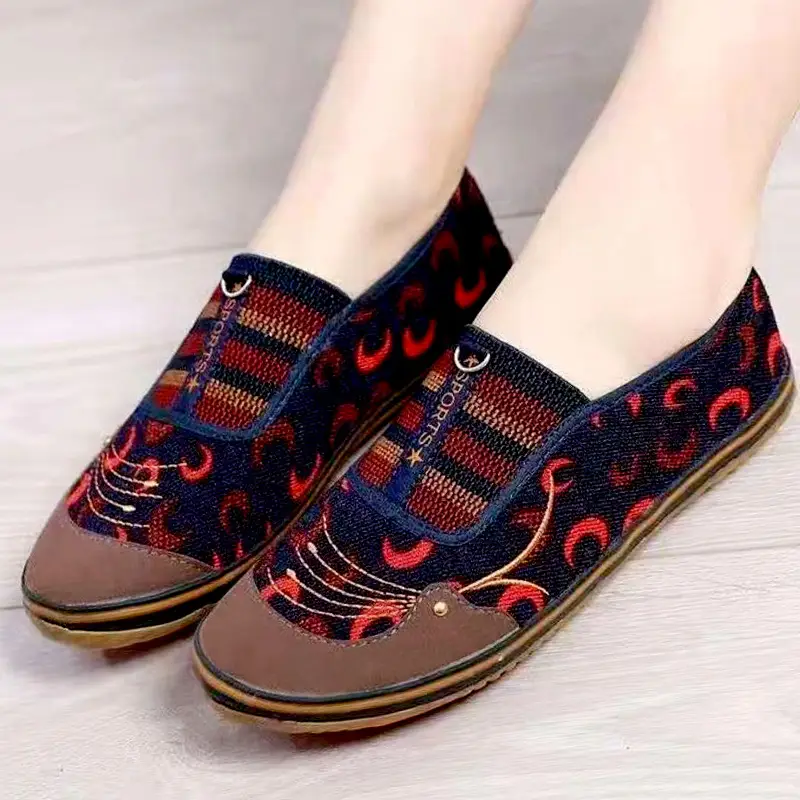 26 Autumn Old Beijing Cloth Shoes for Women, Middle-Aged and Elderly Mom Shoes, Non-Slip Soft Sole Rubber Shoes, Flat Shoes, Old Beijing Mom Shoes