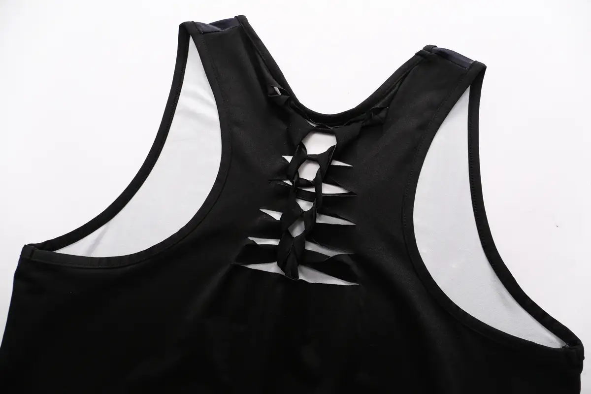 Women's Crosshair Skull Graphic Tank Top Black — feature 18