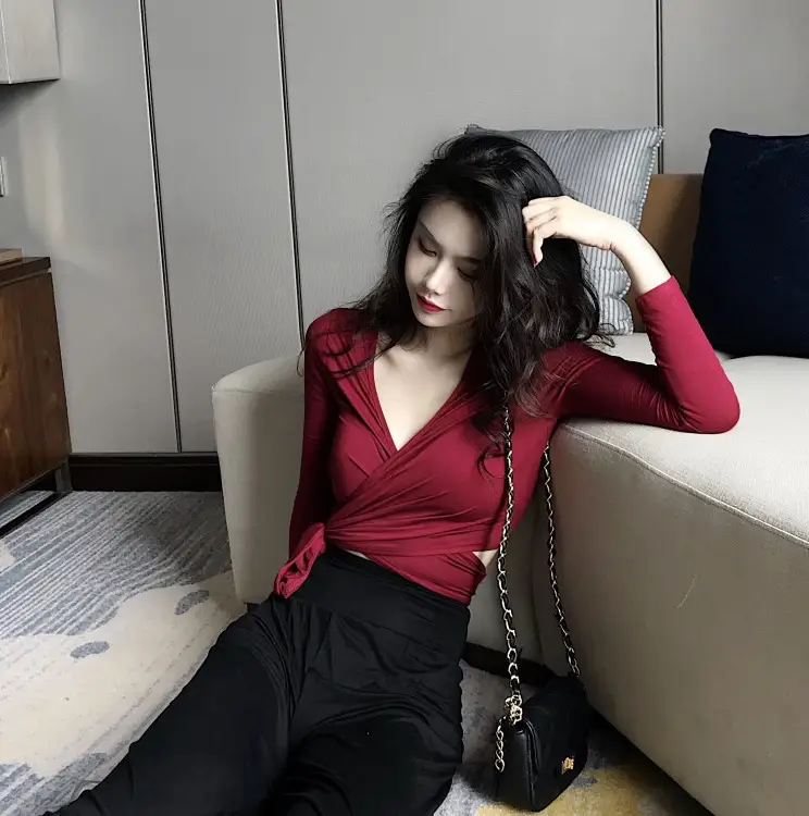 Black Lace-Up Long Sleeve V Neck T-Shirt for Women — feature 2
