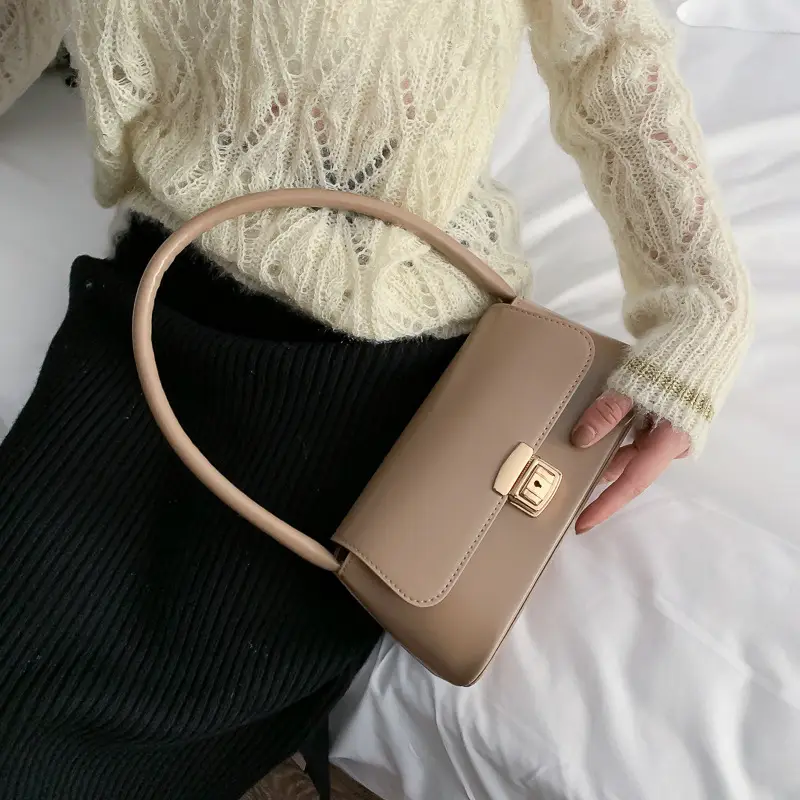 Black Korean Style Women's Shoulder Bag with Gold Clasp