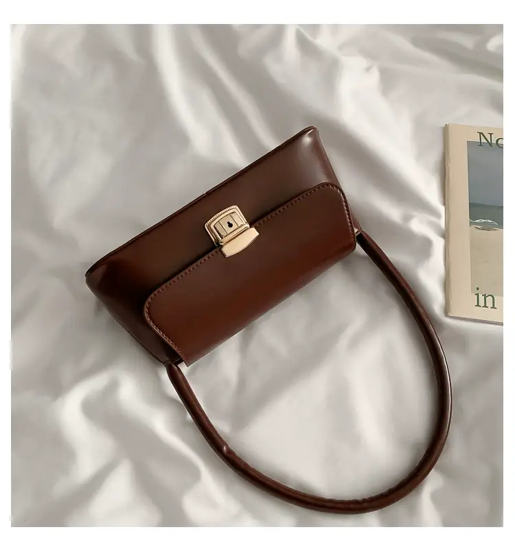 Black Korean Style Women's Shoulder Bag with Gold Clasp — feature 12