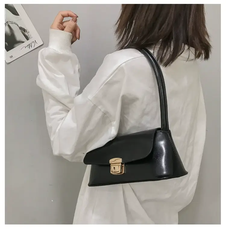 Black Korean Style Women's Shoulder Bag with Gold Clasp — feature 25