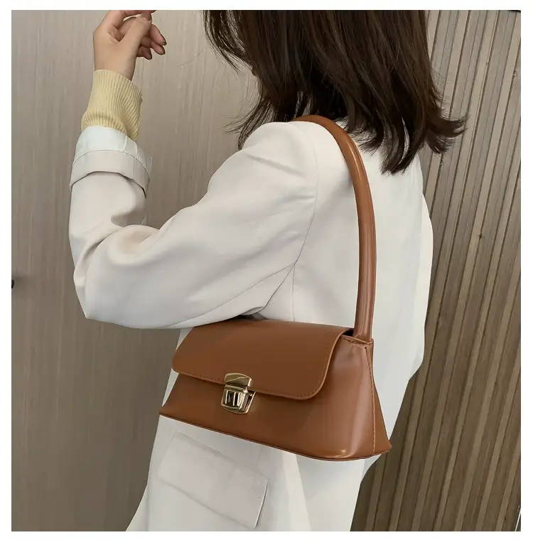 Black Korean Style Women's Shoulder Bag with Gold Clasp — feature 31