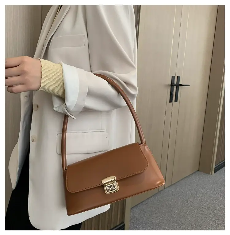 Black Korean Style Women's Shoulder Bag with Gold Clasp — feature 34