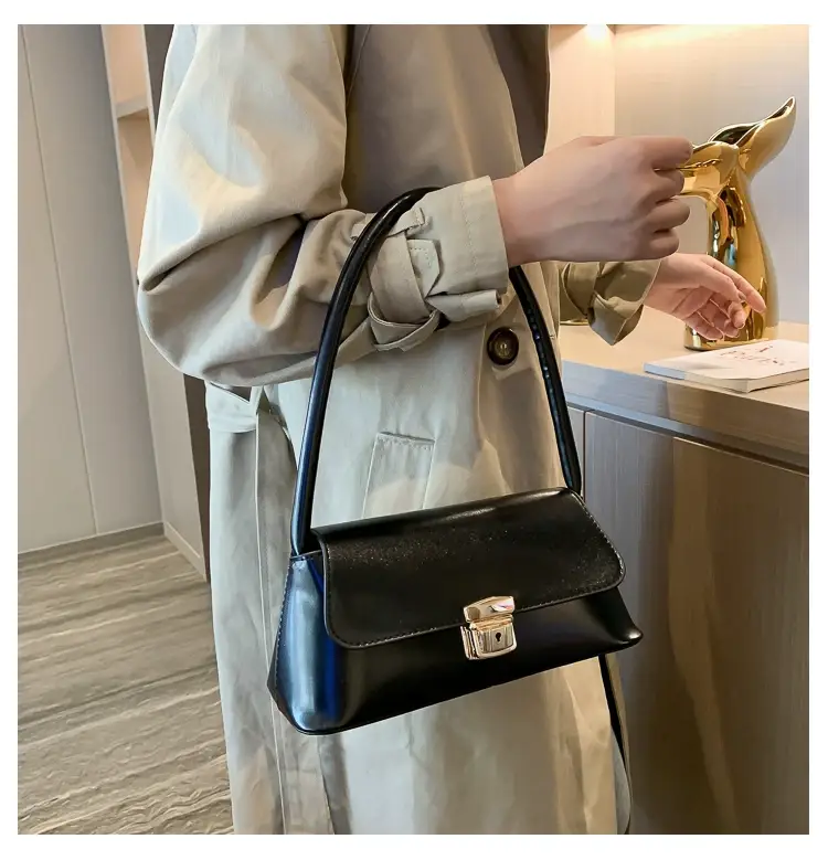 Black Korean Style Women's Shoulder Bag with Gold Clasp — feature 42