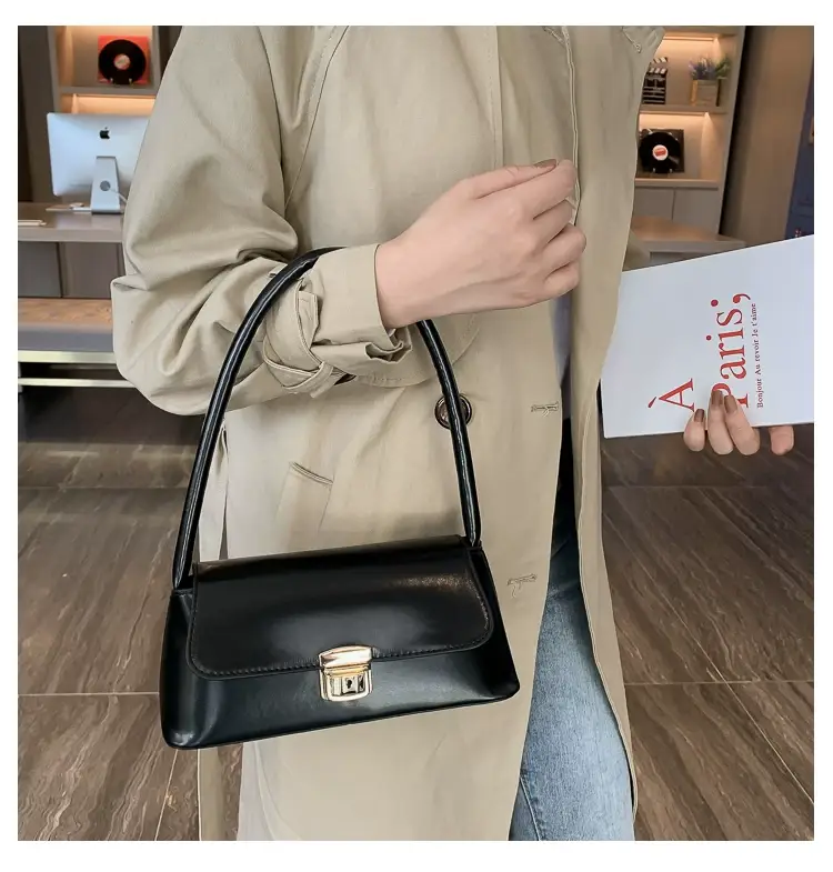 Black Korean Style Women's Shoulder Bag with Gold Clasp — feature 44