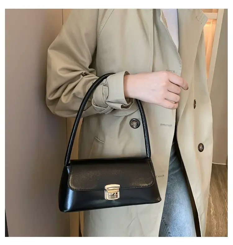 Black Korean Style Women's Shoulder Bag with Gold Clasp — feature 45